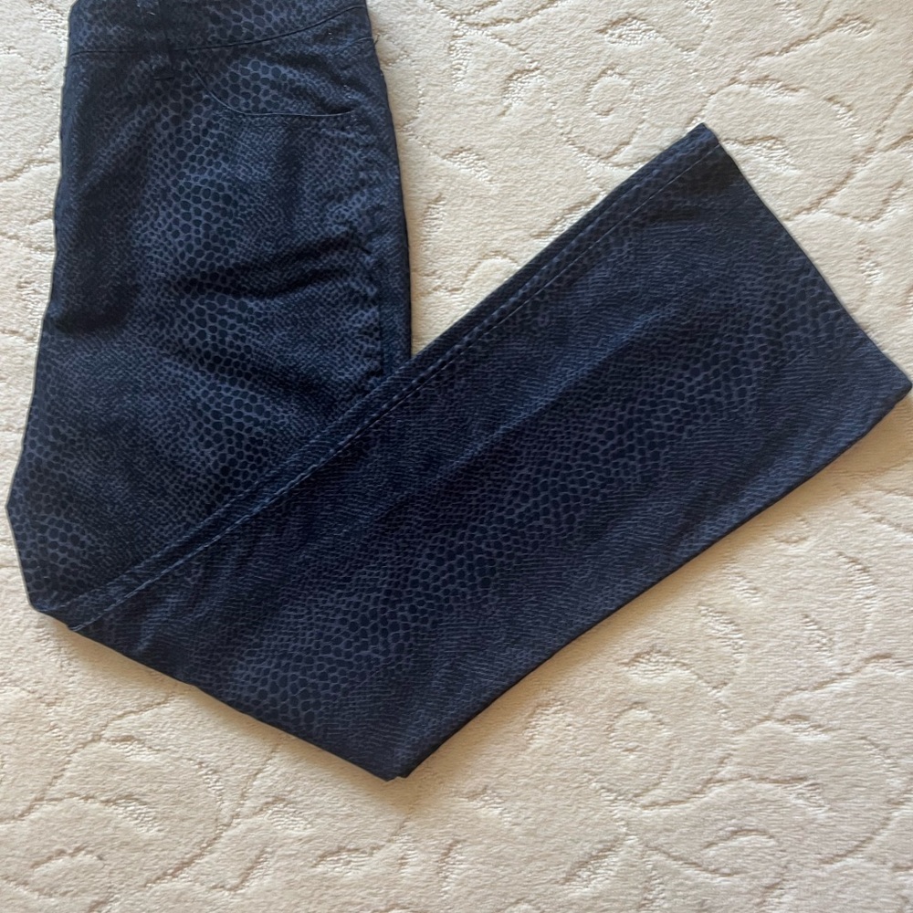 d&co snake skin print jeans boot cut size 10